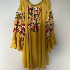 NWT off shoulder embroidery dress Promesa